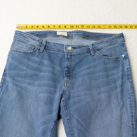 Pilcro Slim Boyfriend Fit Light Wash Blue Jeans Women's Sz 18W - Picture 8 of 16